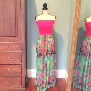 Floral Maxi Dress with keyhole back. Pink top floral bottom. Size Small.